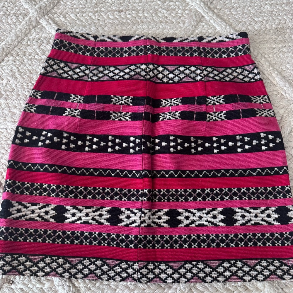 Zara mini skirt. Size small. High waisted. Stripe pattern.